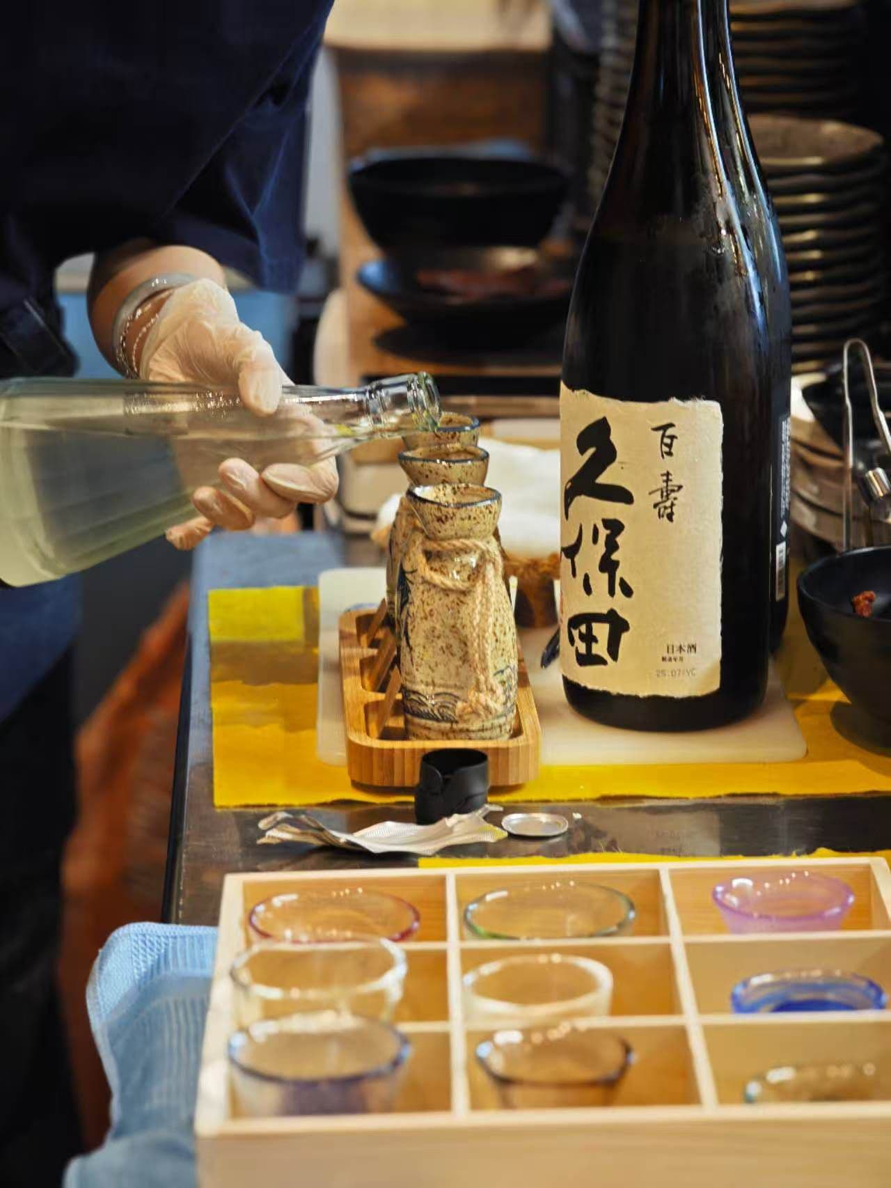 Kubota sake pouring